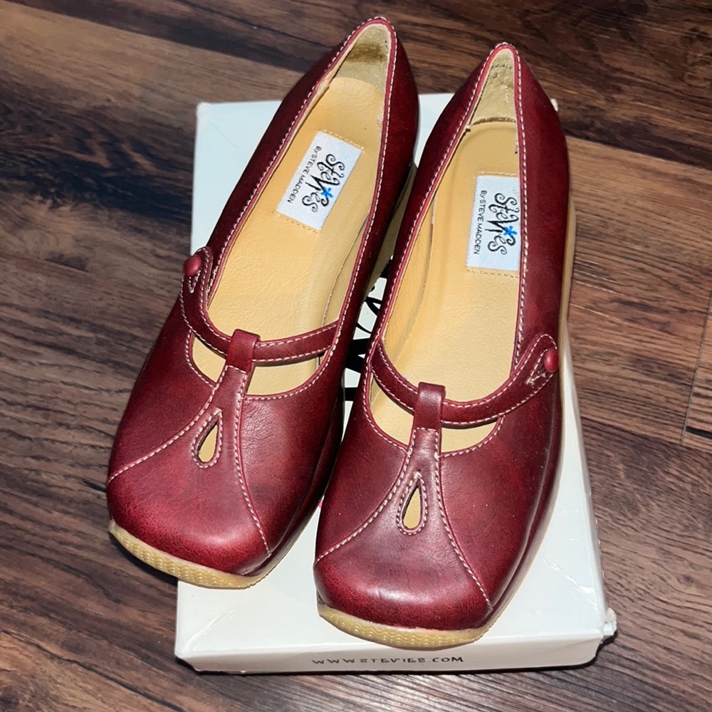 NIB Stevies Jay Red Paris Girls Shoes